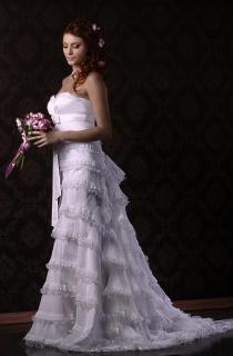 свадебное платье А- силуэта.